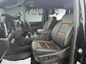 Miniature 9 GMC Sierra 1500 4Wd Crew Cab 157" At4 2025