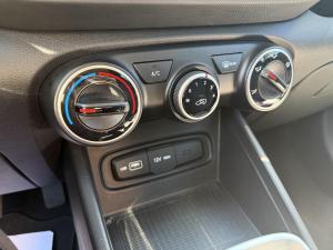 Miniature 12 Hyundai Venue Essential MANUEL FWD 2022
