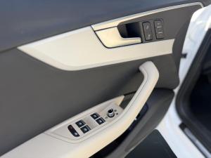 Miniature 13 Audi A4 Komfort 45 TFSI quattro 2019