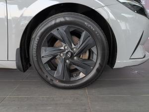 Miniature 8 Hyundai Elantra Preferred IVT avec ensemble technologie 2023