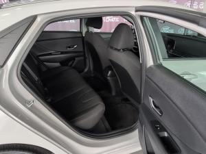 Miniature 10 Hyundai Elantra Preferred IVT avec ensemble technologie 2023