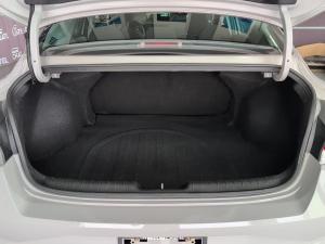 Miniature 11 Hyundai Elantra Preferred IVT avec ensemble technologie 2023