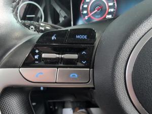Miniature 16 Hyundai Elantra Preferred IVT avec ensemble technologie 2023