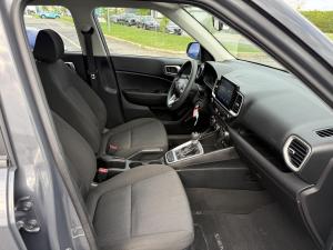 Miniature 13 Hyundai Venue Essential IVT avec couleur deux tons 2023