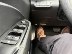 Miniature 17 Hyundai Venue Essential IVT avec couleur deux tons 2023