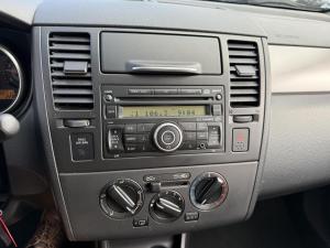 Miniature 10 Nissan Versa Hayon 5 portes I4, boîte manuelle, 1,8 SL 2008