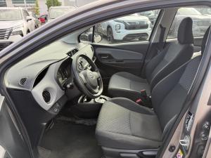 Miniature 9 Toyota Yaris Hayon 5 portes, boîte manuelle, LE 2015