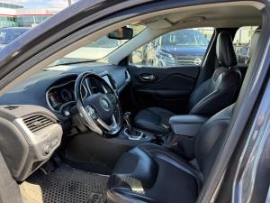 Miniature 10 Jeep Cherokee Trailhawk 4 portes 4 roues motrices 2015