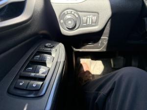 Miniature 14 Jeep Cherokee Trailhawk 4 portes 4 roues motrices 2015