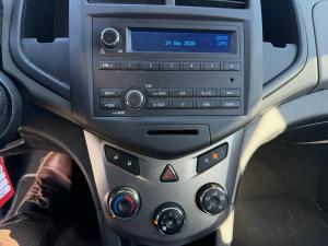 Miniature 8 Chevrolet Sonic Hayon 5 portes LS 2012
