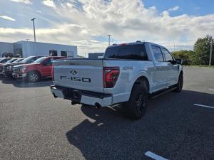 Miniature 5 Ford F-150 LARIAT cabine SuperCrew 4RM caisse de 5,5 pi 2024