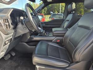 Miniature 8 Ford F-150 LARIAT cabine SuperCrew 4RM caisse de 5,5 pi 2024