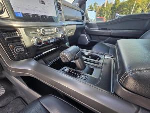 Miniature 16 Ford F-150 LARIAT cabine SuperCrew 4RM caisse de 5,5 pi 2024