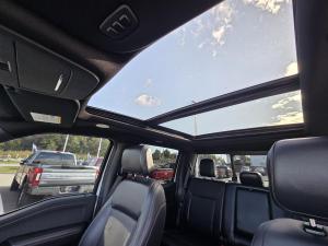 Miniature 18 Ford F-150 LARIAT cabine SuperCrew 4RM caisse de 5,5 pi 2024