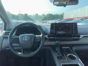 Miniature 8 Toyota Sienna LE 8 places *AWD *CARPLAY *SIEGE/VOLANT CHAUFFANT *CRUISE *CAMERA 2022