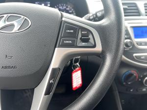 Miniature 16 Hyundai Accent Gl *Bluetooth *Sièges Chauffants *Regulateur Vitesse *Groupe Électrique 2014