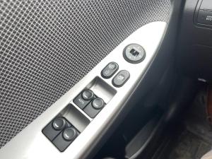 Miniature 19 Hyundai Accent Gl *Bluetooth *Sièges Chauffants *Regulateur Vitesse *Groupe Électrique 2014