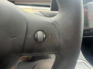 Miniature 12 Tesla Model Y Long Range 2023