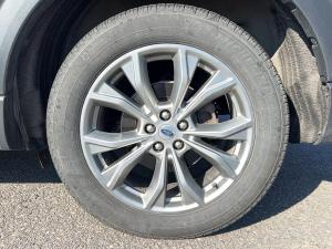 Miniature 7 Ford Explorer 4 roues motrices - Limited 2023