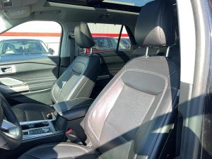 Miniature 29 Ford Explorer 4 roues motrices - Limited 2023
