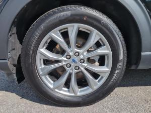 Miniature 7 Ford Explorer 4 roues motrices - Limited 2023