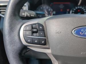 Miniature 31 Ford Explorer 4 roues motrices - Limited 2023