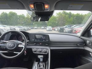 Miniature 6 Hyundai Elantra Essential *CAMERA *CARPLAY *SIÈGES CHAUFFANTS *REGULATEUR VITESSE 2023