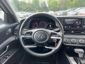 Miniature 9 Hyundai Elantra Essential *CAMERA *CARPLAY *SIÈGES CHAUFFANTS *REGULATEUR VITESSE 2023