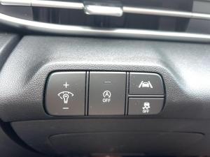 Miniature 15 Hyundai Elantra Essential *CAMERA *CARPLAY *SIÈGES CHAUFFANTS *REGULATEUR VITESSE 2023