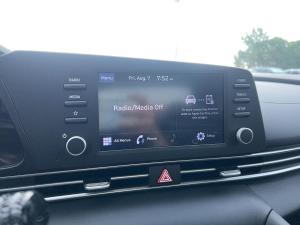 Miniature 17 Hyundai Elantra Essential *CAMERA *CARPLAY *SIÈGES CHAUFFANTS *REGULATEUR VITESSE 2023