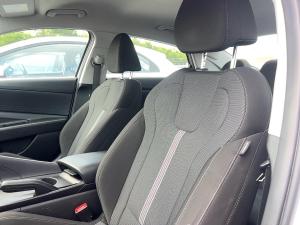 Miniature 21 Hyundai Elantra Essential *CAMERA *CARPLAY *SIÈGES CHAUFFANTS *REGULATEUR VITESSE 2023