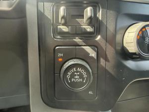 Miniature 16 Ford F-150 XLT cabine SuperCrew 4RM caisse de 6,5 pi 2023