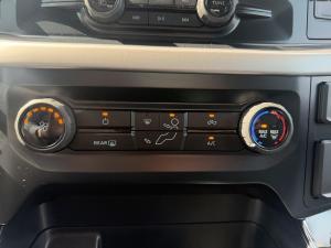 Miniature 17 Ford F-150 XLT cabine SuperCrew 4RM caisse de 6,5 pi 2023