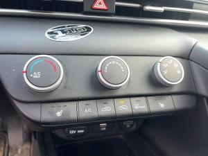 Miniature 20 Hyundai Elantra Essential BM 2022