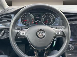 Miniature 7 Volkswagen Golf Comfortline* Sieges Chauffants* Cruise* Camera* 2021