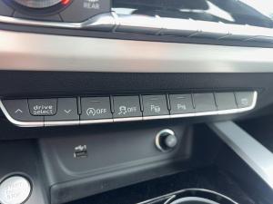 Miniature 40 Audi A5 Technik *CUIR *TOIT *CAMERA *CARPLAY *VOLANT/SIÈGES CHAUFFANTS *REGULATEUR VITESSE ADAPTATIF 2024