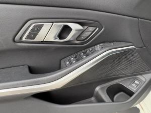 Miniature 22 BMW 330i 330i XDRIVE * TURBO * 255HP * CUIR * GPS * TOIT * VOLANT CHAUFF * 2022