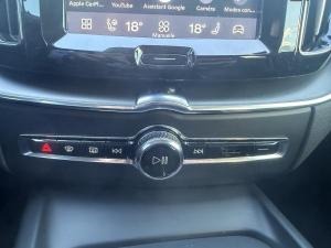 Miniature 15 Volvo XC60 T8 hybride rechargeable Core version foncée TIe 2024