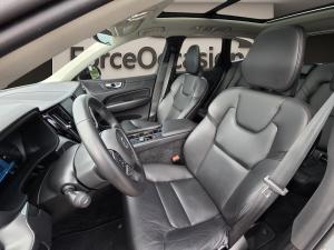 Miniature 8 Volvo XC60 T8 hybride rechargeable Core version foncée TIe 2024