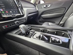 Miniature 14 Volvo XC60 T8 hybride rechargeable Core version foncée TIe 2024