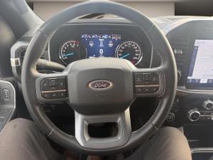 Miniature 10 Ford F-150 XLT cabine SuperCrew 4RM caisse de 6,5 pi 2023