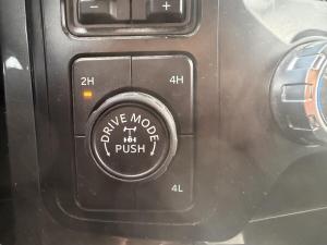 Miniature 17 Ford F-150 XLT cabine SuperCrew 4RM caisse de 6,5 pi 2023