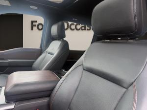 Miniature 7 Ford F-150 LARIAT cabine SuperCrew 4RM caisse de 6,5 pi 2023