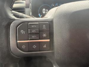 Miniature 12 Ford F-150 LARIAT cabine SuperCrew 4RM caisse de 6,5 pi 2023