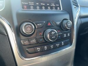 Miniature 25 Jeep Grand Cherokee Laredo 4X4 *TOIT *CAMERA *CARPLAY *VOLANT/SIÈGES CHAUFFANTS 2018