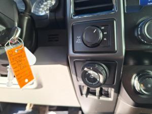 Miniature 23 Ford F-150 XLT cabine SuperCrew 4x4 - BOÎTE de 5,5 PIED - MOTEUR 2,7L - ECONOMIQUE 2020