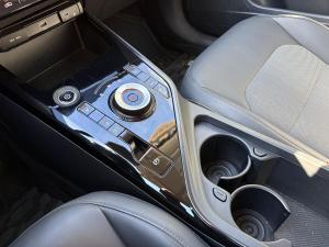 Miniature 19 Kia Niro EV Premium+ * CUIR * GPS * BI-ZONE * CARPLAY * VOLANT CHAUFF * 2023