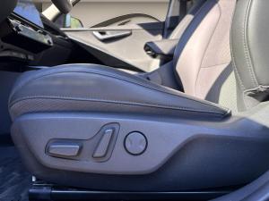 Miniature 21 Kia Niro EV Premium+ * CUIR * GPS * BI-ZONE * CARPLAY * VOLANT CHAUFF * 2023