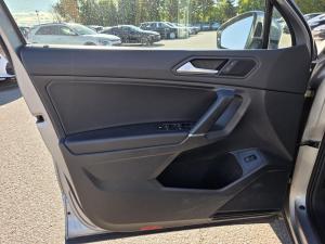 Miniature 11 Volkswagen Tiguan Comfortline *Toit Pano *Siege Chauffant *Cuir *Camera 2020