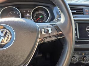 Miniature 20 Volkswagen Tiguan Comfortline *Toit Pano *Siege Chauffant *Cuir *Camera 2020